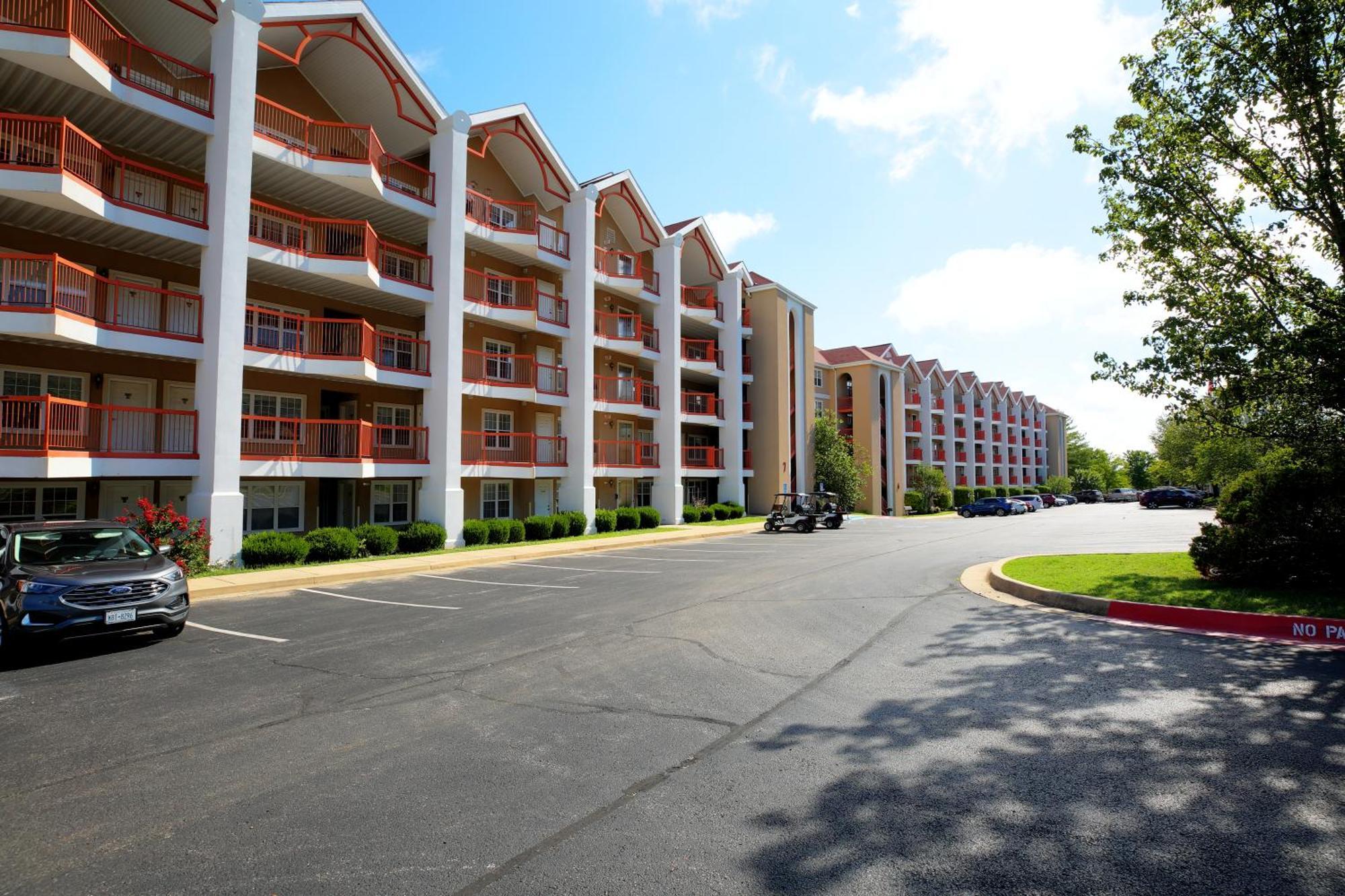 Grand Crowne Resort Брэнсон Экстерьер фото